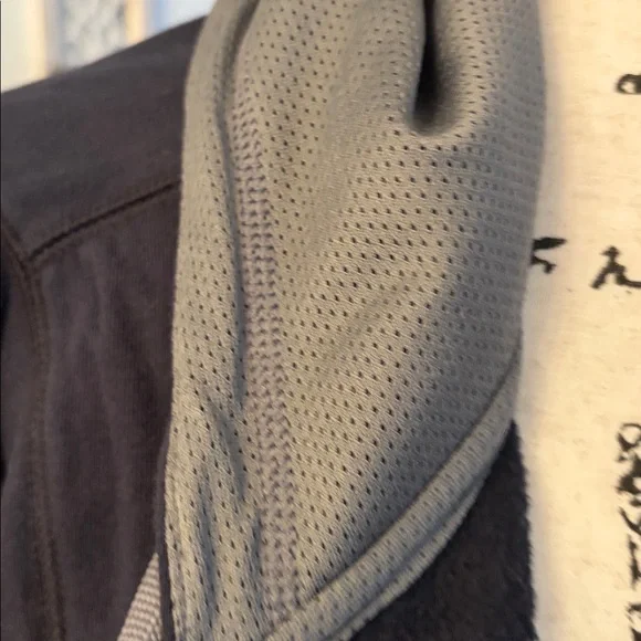 Under Armour Black and Gray Full-Zip Hoodie - Picture 4 of 6